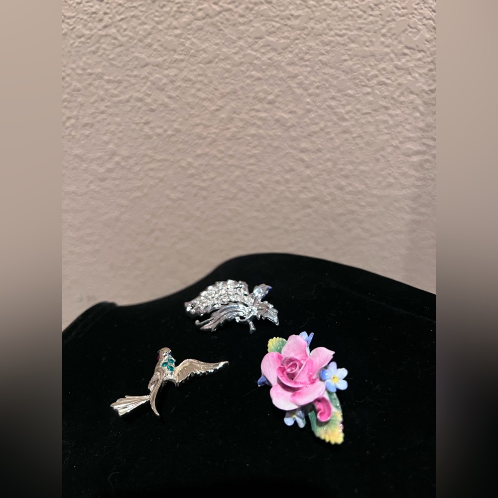 Brooch set